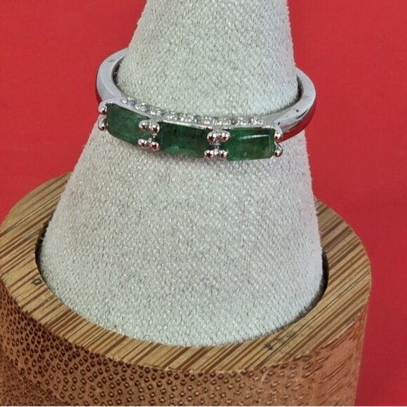 925 Sterling Silver Ring with Natural Emerald Gem & Cz - Picture 6 of 7